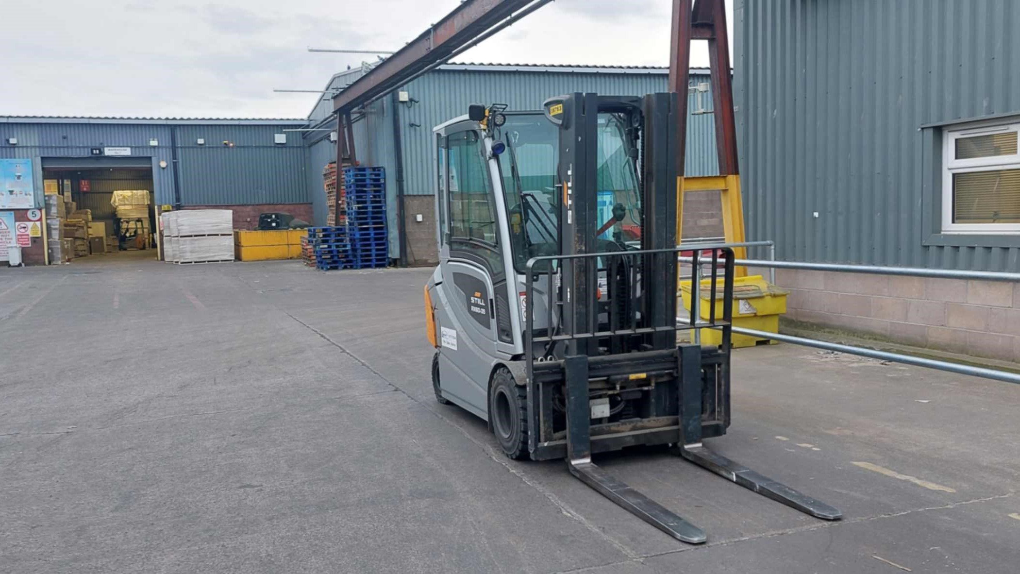 penrith-forklift-landscape