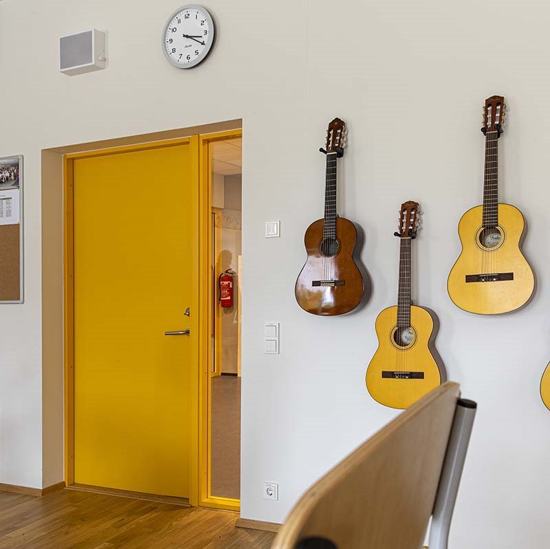 Swedoor-internal-doorsets-yellow-music-800w